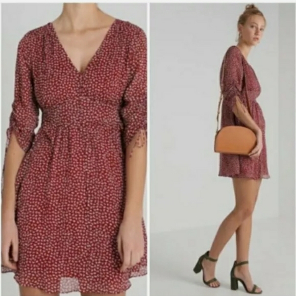 Madewell Dresses & Skirts - EUC Madewell Starviolet V-Neck Mini Dress in Ditsy Flowers Size 0